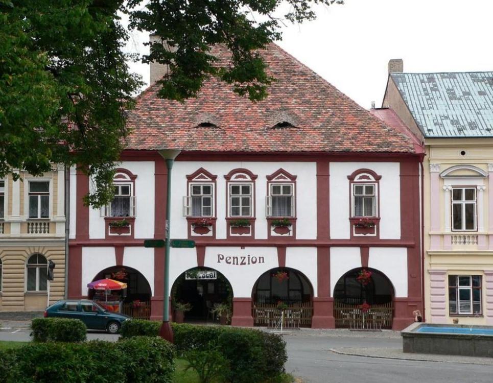 Restaurace A Penzion Podloubi Opočno المظهر الخارجي الصورة
