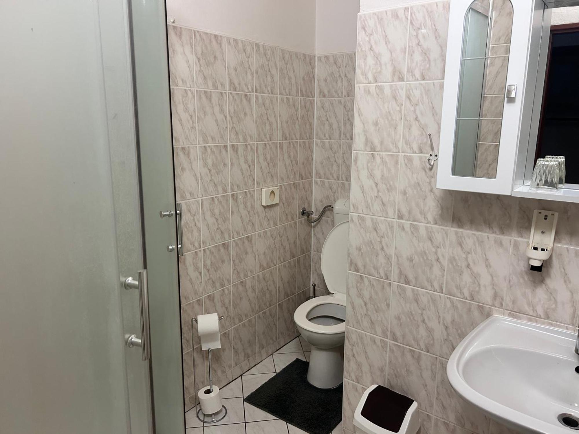 Restaurace A Penzion Podloubi Opočno المظهر الخارجي الصورة